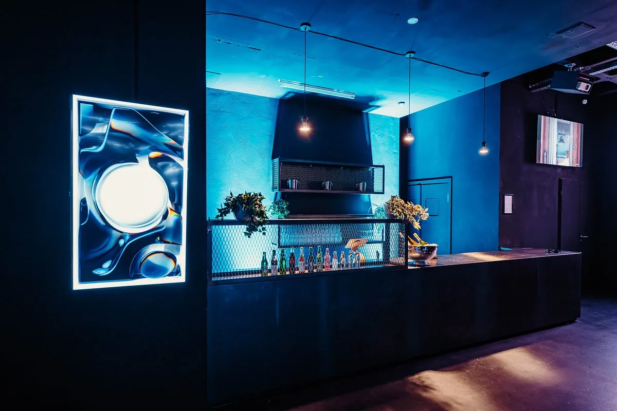 Bar & Lounge